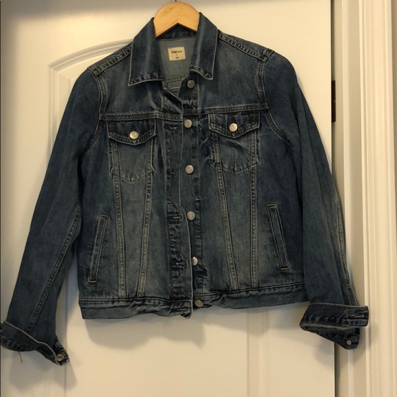 GAP Jackets & Blazers - Gap jean jacket size small